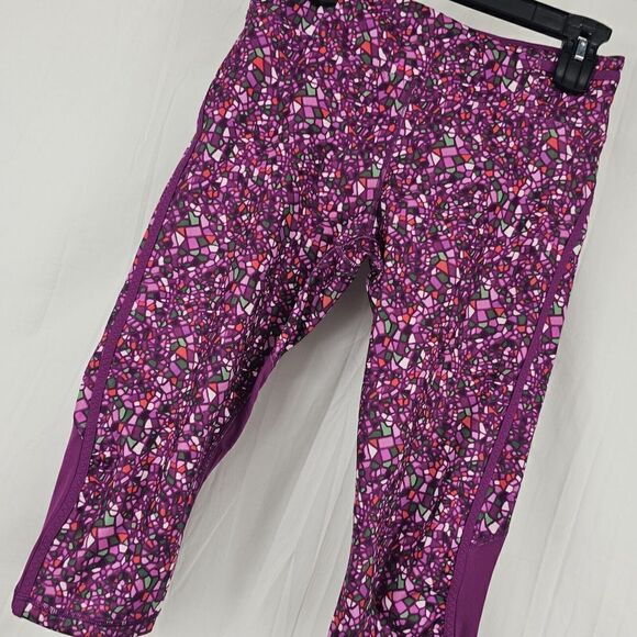 Lululemon Real Quick Crop Paradise Camo Multi Regal Plum Womens Size 8 - Picture 4 of 10